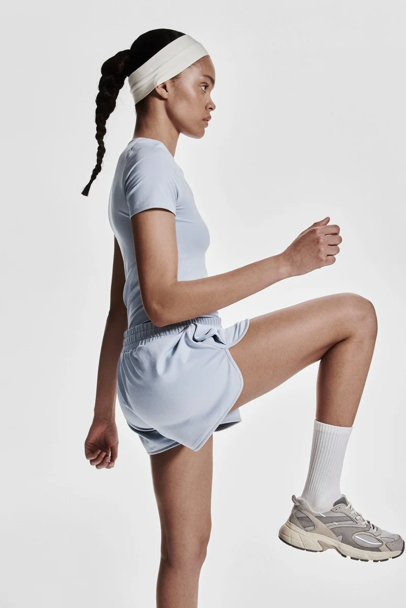 اتش اند ام شورت رياضي